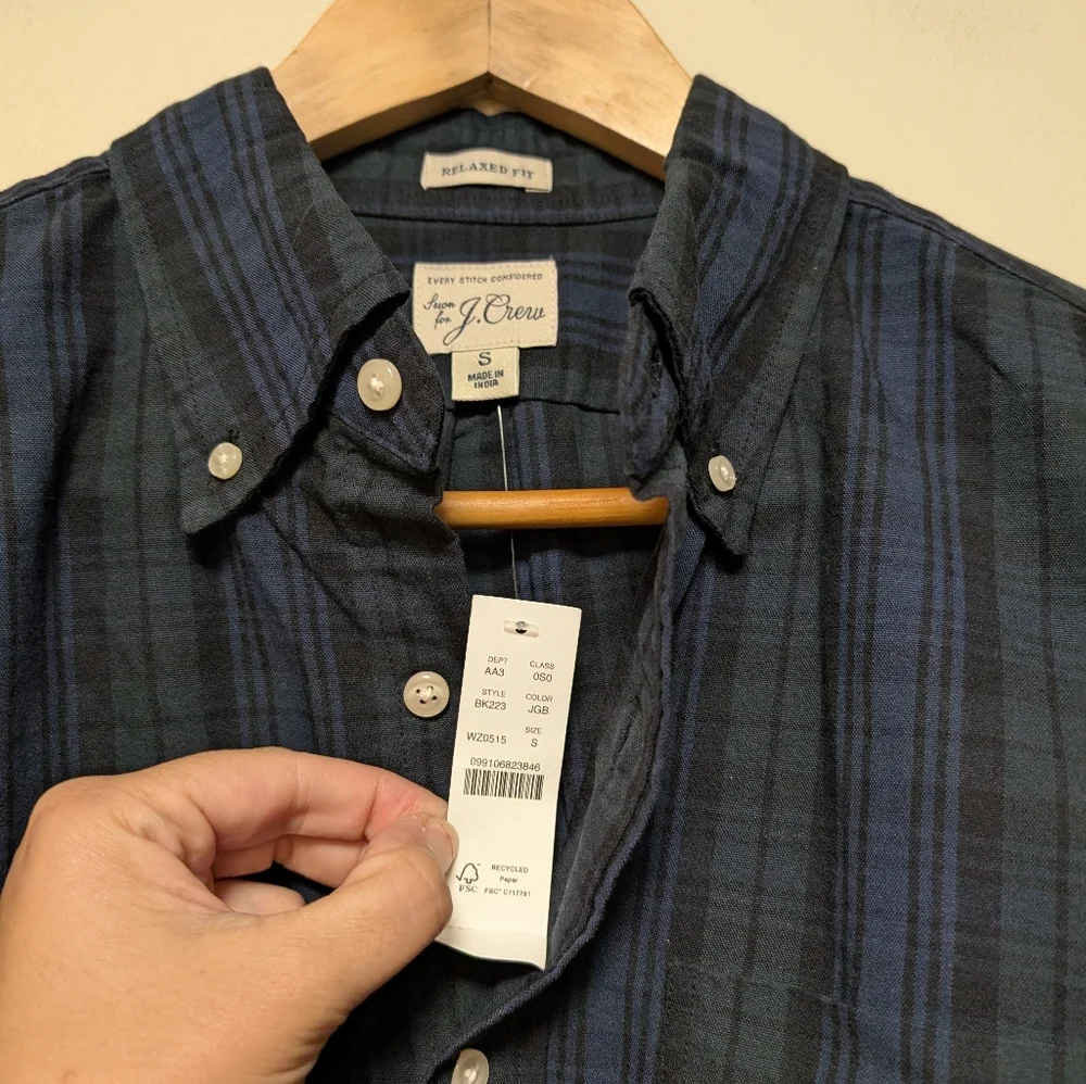 J.Crew Men’s Relaxed Fit Plaid Button-Down Shirt – Size S  Nwt